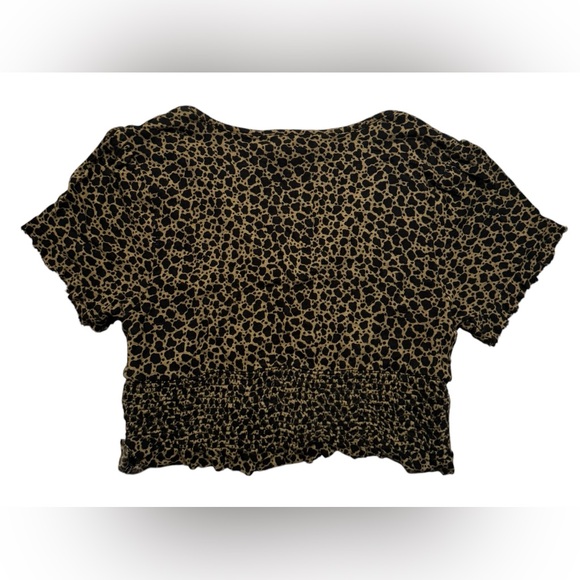 urban outfitters cheetah print smocked cropped blouse - Picture 4 of 4